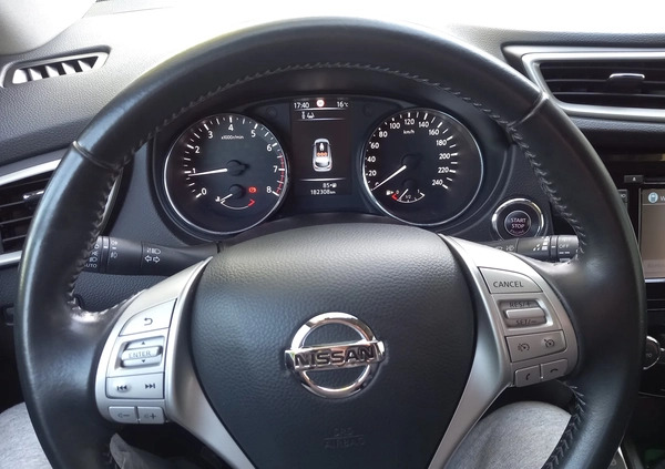 Nissan Qashqai cena 46777 przebieg: 182000, rok produkcji 2016 z Lębork małe 211